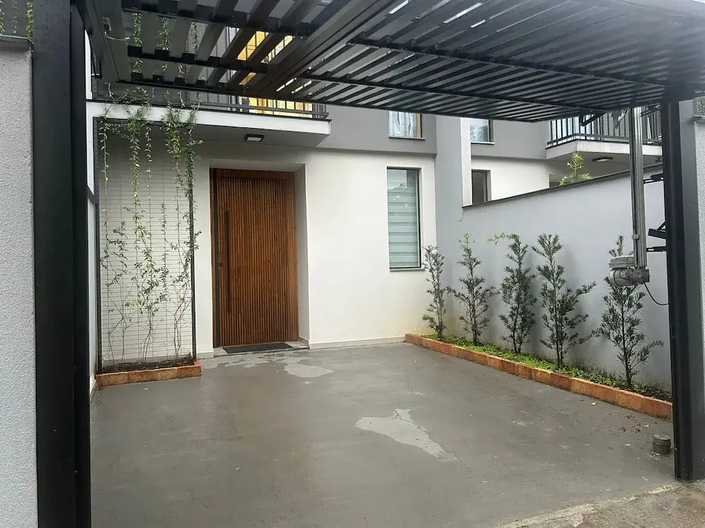Geminado Casa 4 Alto Padrão 3 Quartos