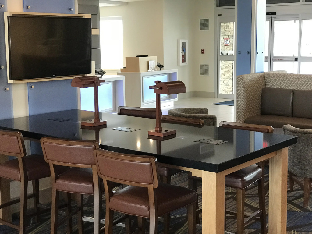 Holiday Inn Express & Suites Hannibal - Medical Center by IHG