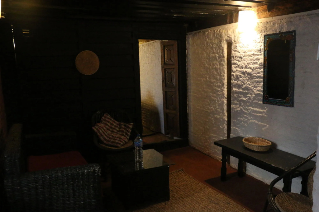 Hira Guest House