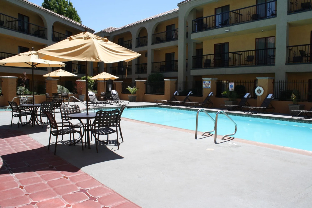 Best Western Plus Heritage Inn