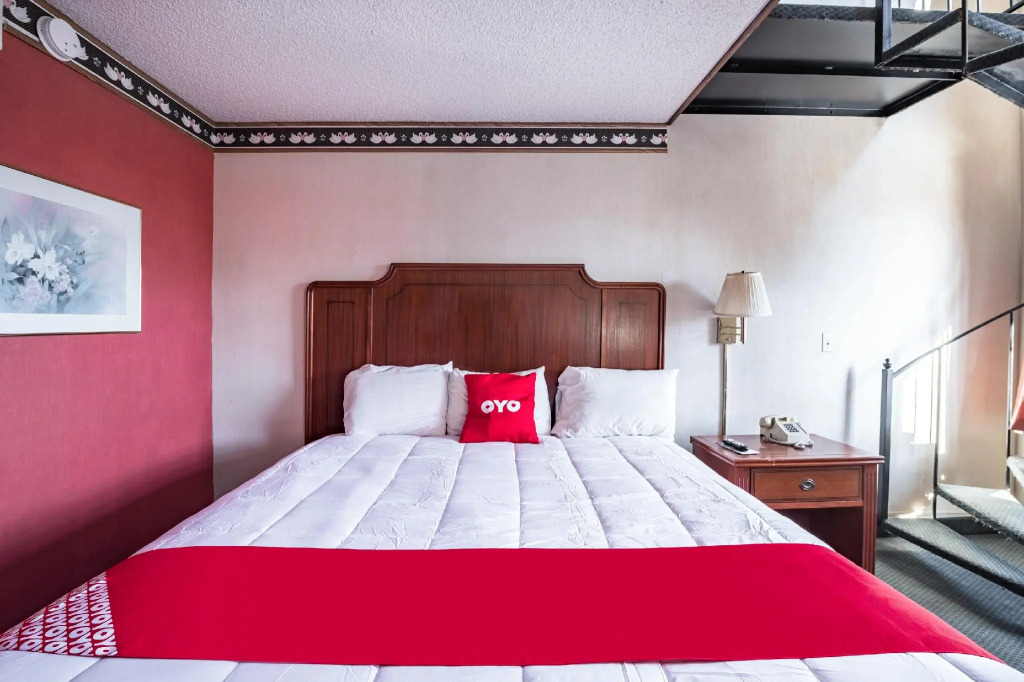 OYO Hotel Windmill Branson