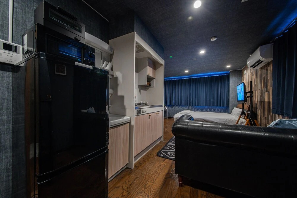 Silk Court 202