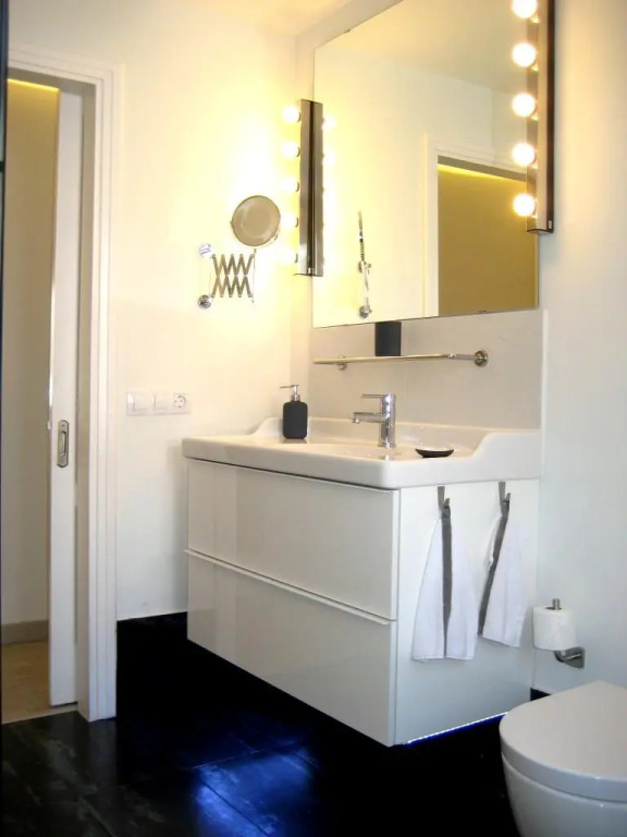 Lacy Golf Apartments