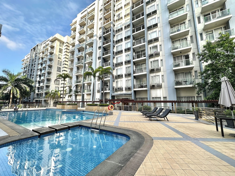 Golden Palm at One Palm Tree Villas