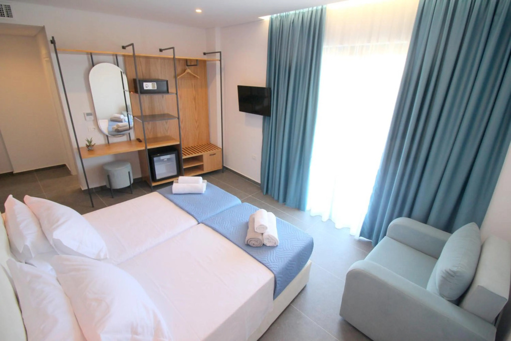 Blue Eye Hotel