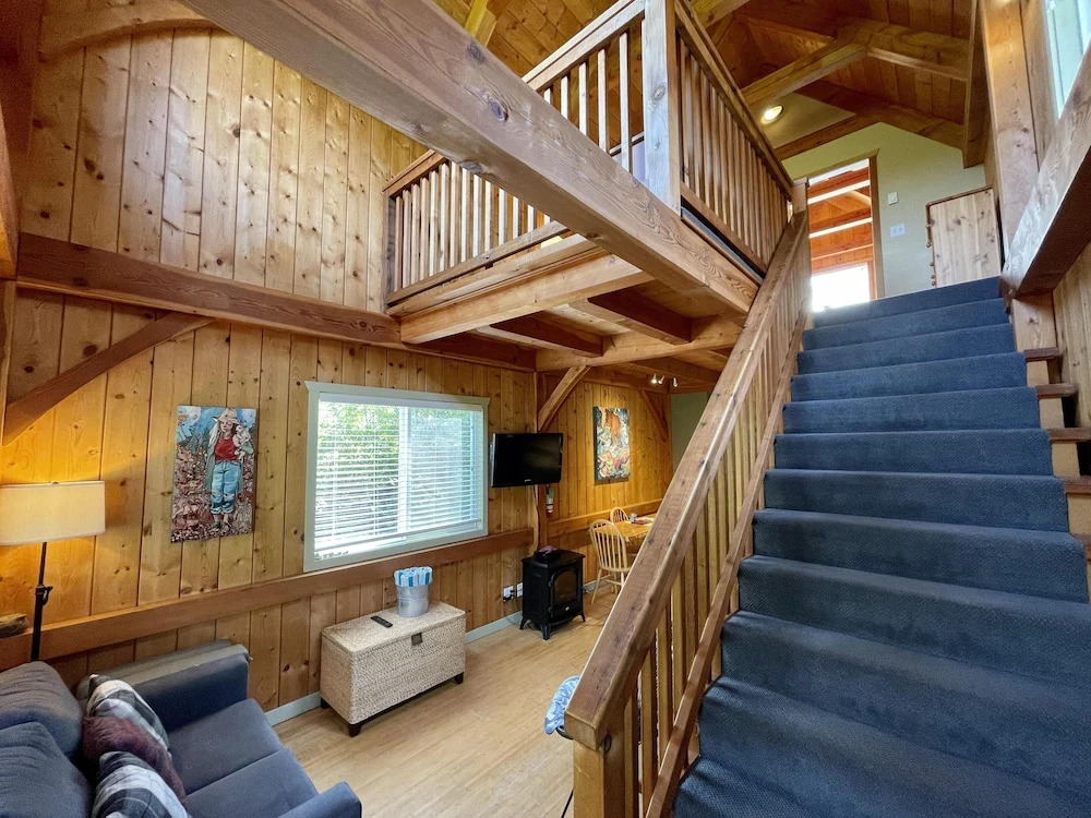 Best Coast Cabin