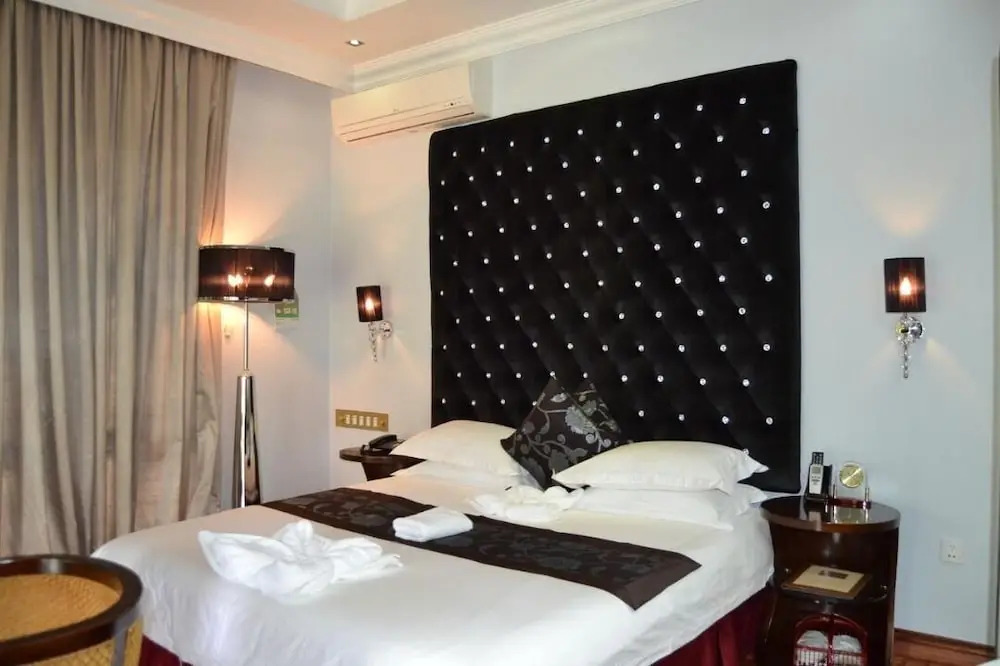 Staybridge Riverside & Spa