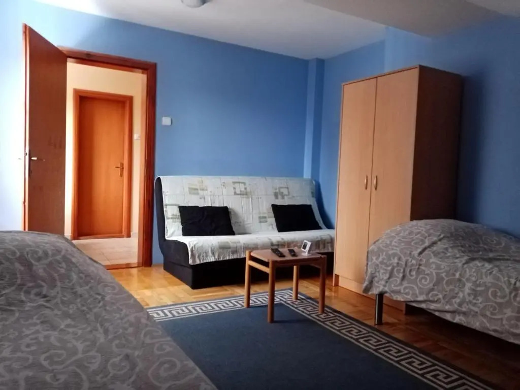 Apartments Dobra Vila