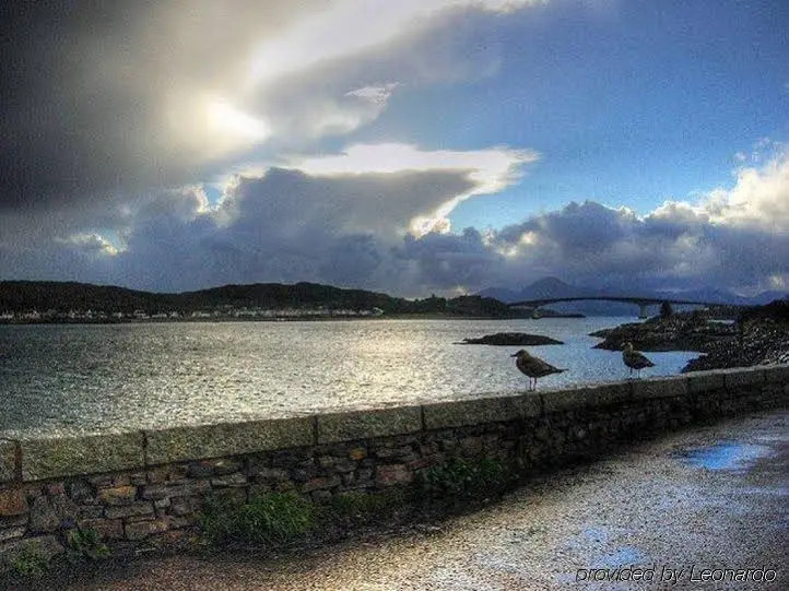 Old Kyle Farm - Stunning Views - 2 mins from Skye Bridge