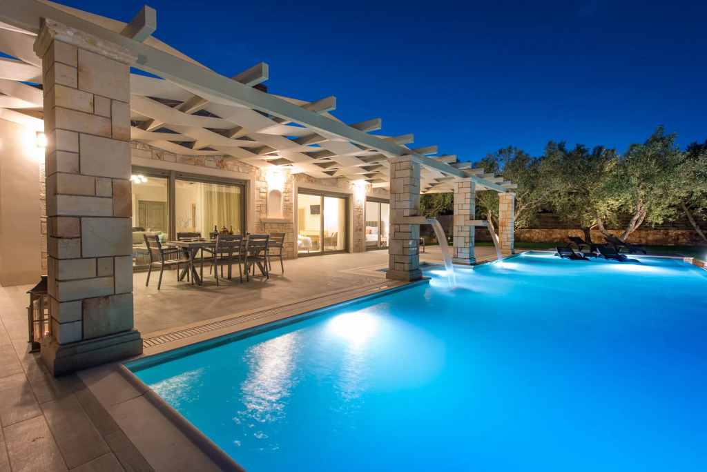 Artina Luxury Villa