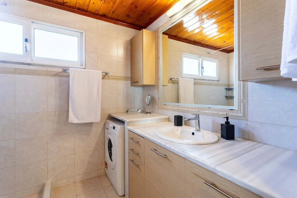 Seaview Nature Retreat - Filiatra s Cozy Hideaway
