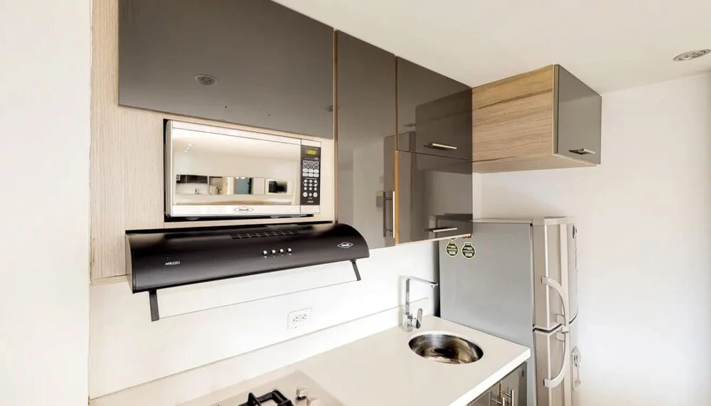 Comfortable city studio with balcony 810