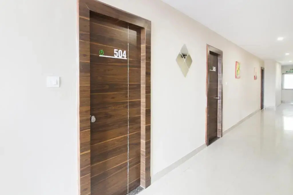 Apple Tree Inn by OYO Rooms