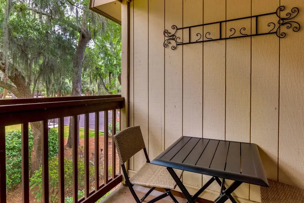 Walk to Beach: Hilton Head Getaway w/ Balcony!