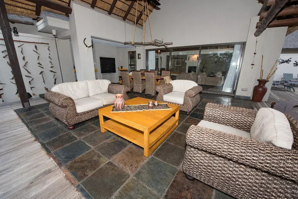 Luxury Villa With a Swimming Pool in Hoedspruit