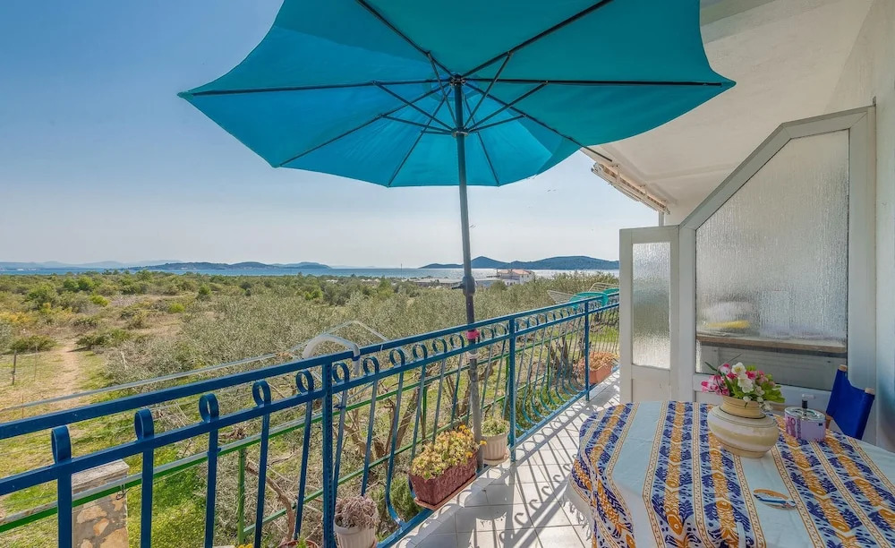 Stunning Apartment in Tribunj With 1 Bedrooms
