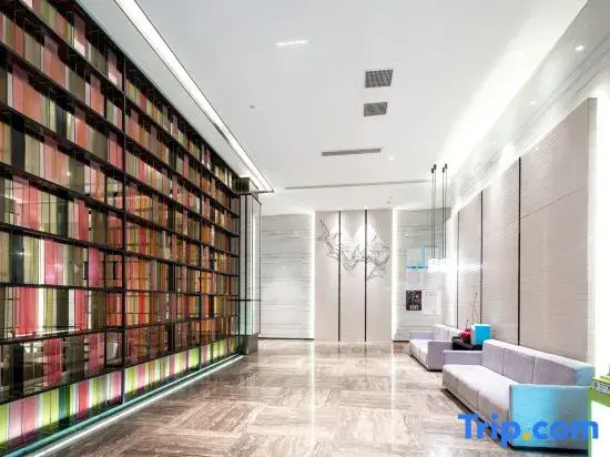 Happy Movie Hotel (Wanning High Speed Rail Station Store)