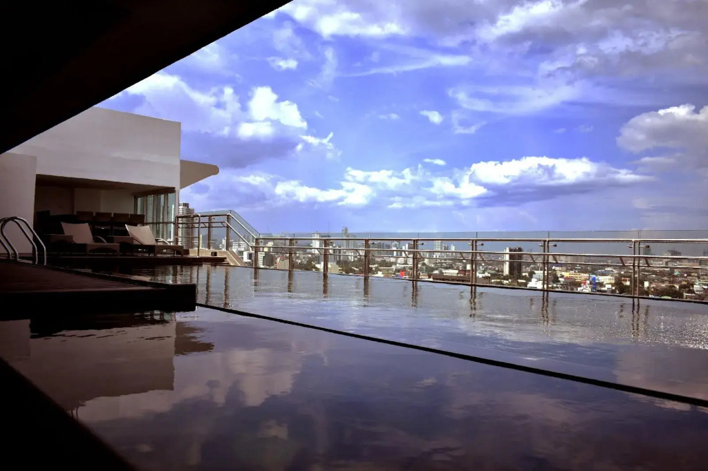One Central Hotel & Suites