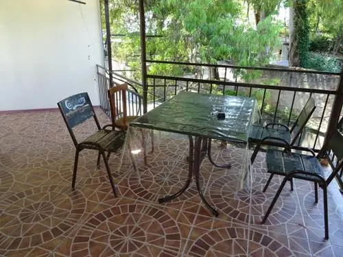 Afina Guest House