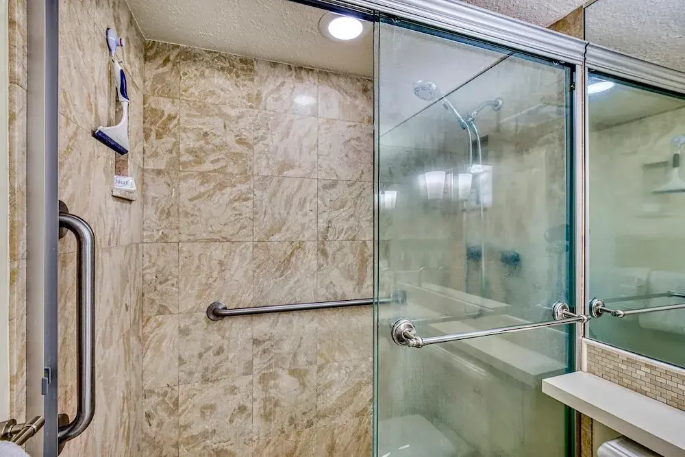 Punahoa Beach 201 - Direct Ocean Front, Beautiful Renovation, Split AC, Wi-fi