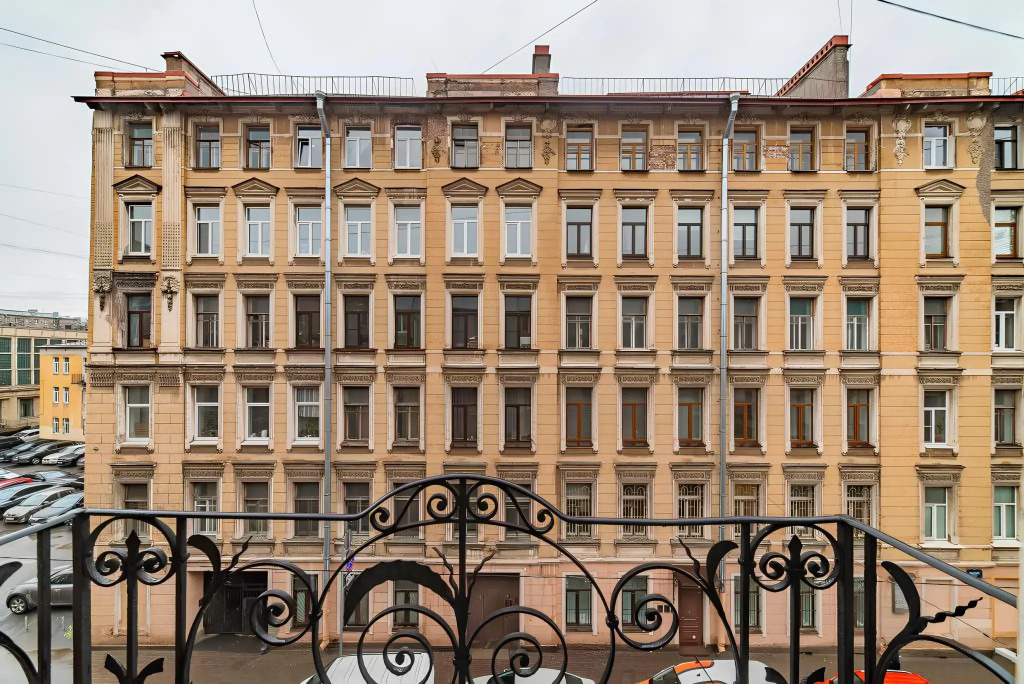 Апартаменты на переулке Басков 32