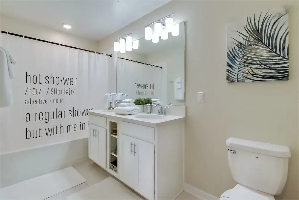 4741ct Unit 105 Amazing Story Lake Brand New Condo