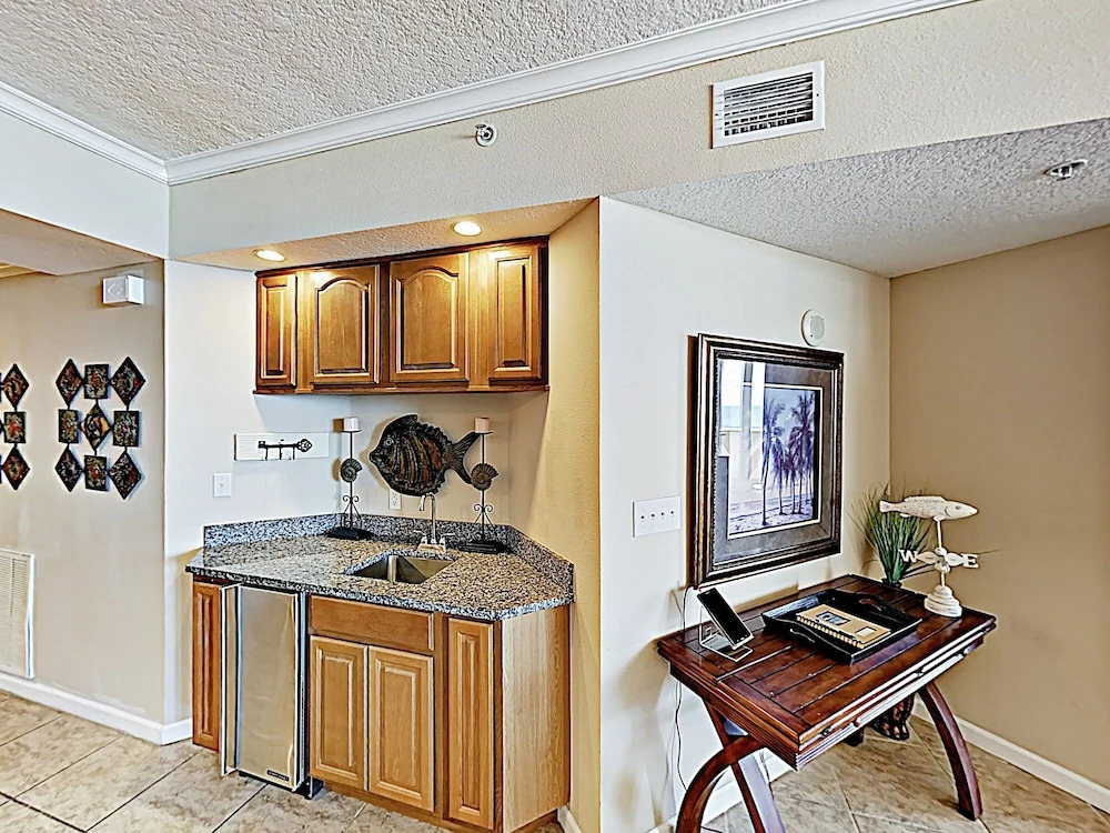 New Listing! Beachfront Gem W/ Resort Amenities 3 Bedroom Condo