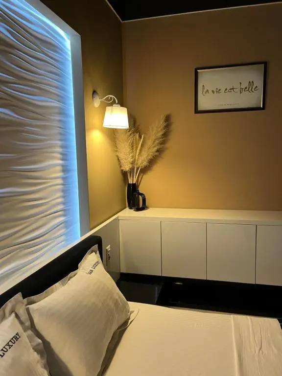 Sas 1 Luxury Apartments
