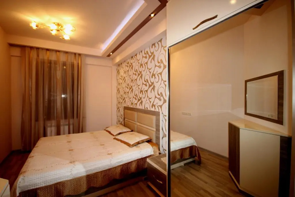 Rent in Yerevan - Apartment on Mashtots Ave.