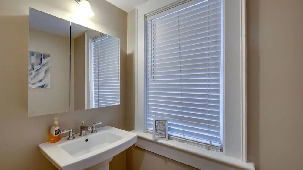 4 BR Beauty blocks from the River