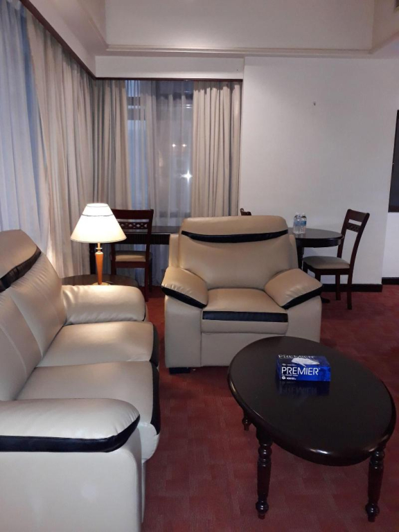 Accurate Service suites times Square kl
