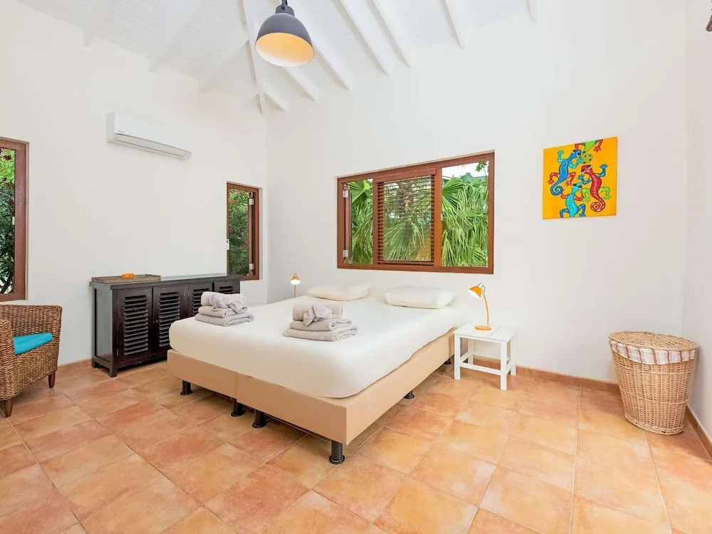 Apartment Mama Sha With Shared Pool Near Jan Thiel