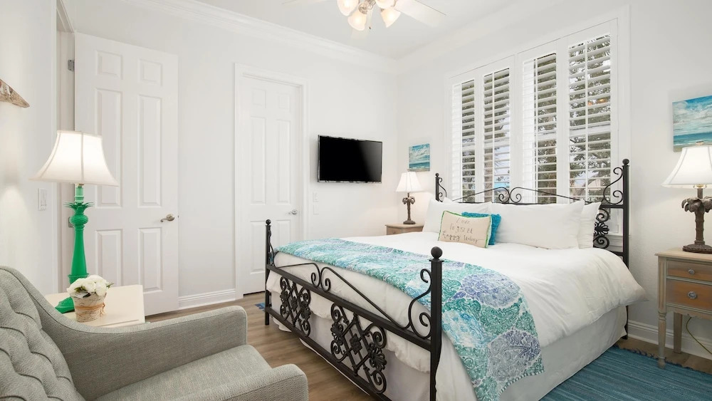 Sea Pearl (S) - 4BR 4.5BA - (13)