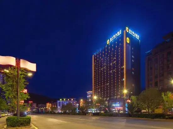 Super 8 Hotel Premier