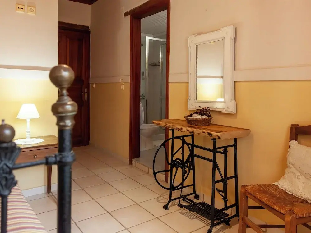 AMNISIADES APARTMENTS