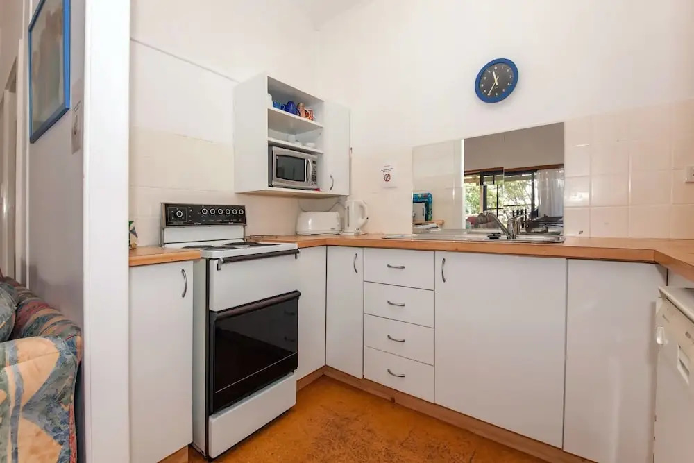 Thurlow Avenue, 48