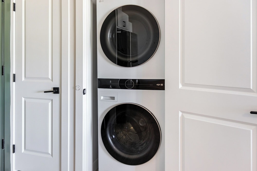 Landing Furnished Apartments near Downtown Salt Lake