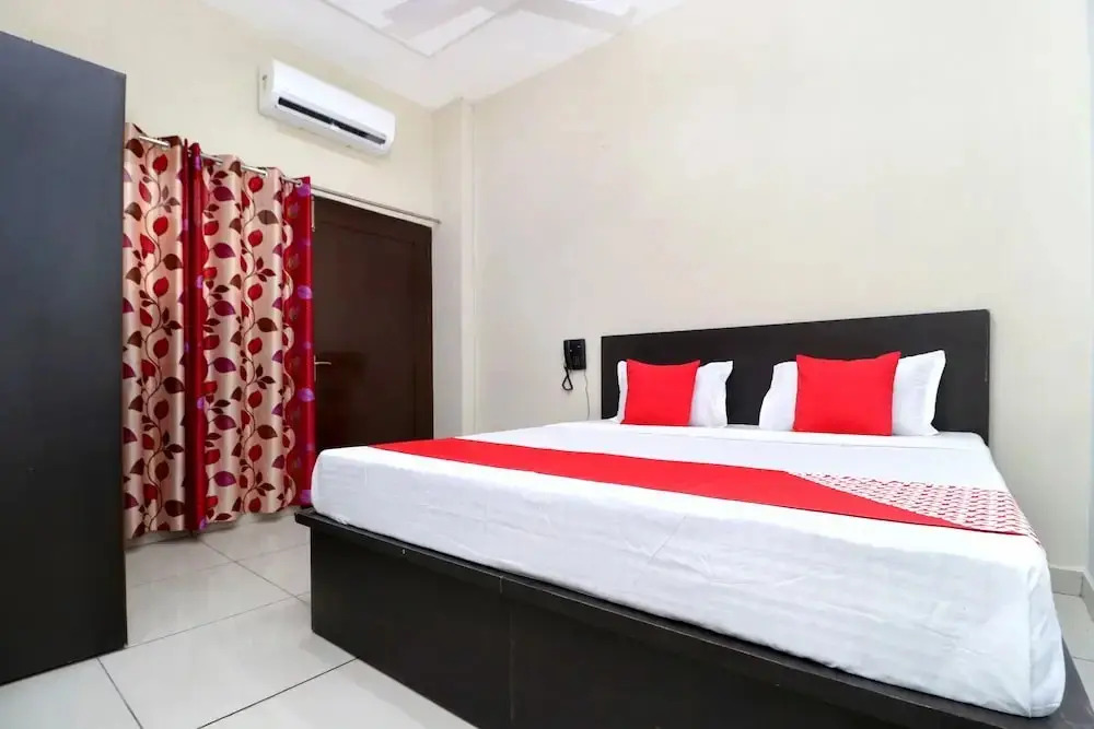 Hotel Smart King By OYO Rooms