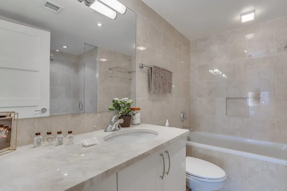 Furnished 2 Bedroom Apartment near National Museum 2 Apts by RedAwning