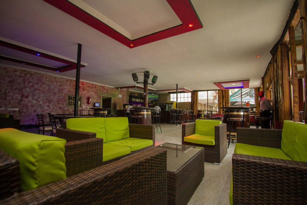 Balis Best Bar and Resort