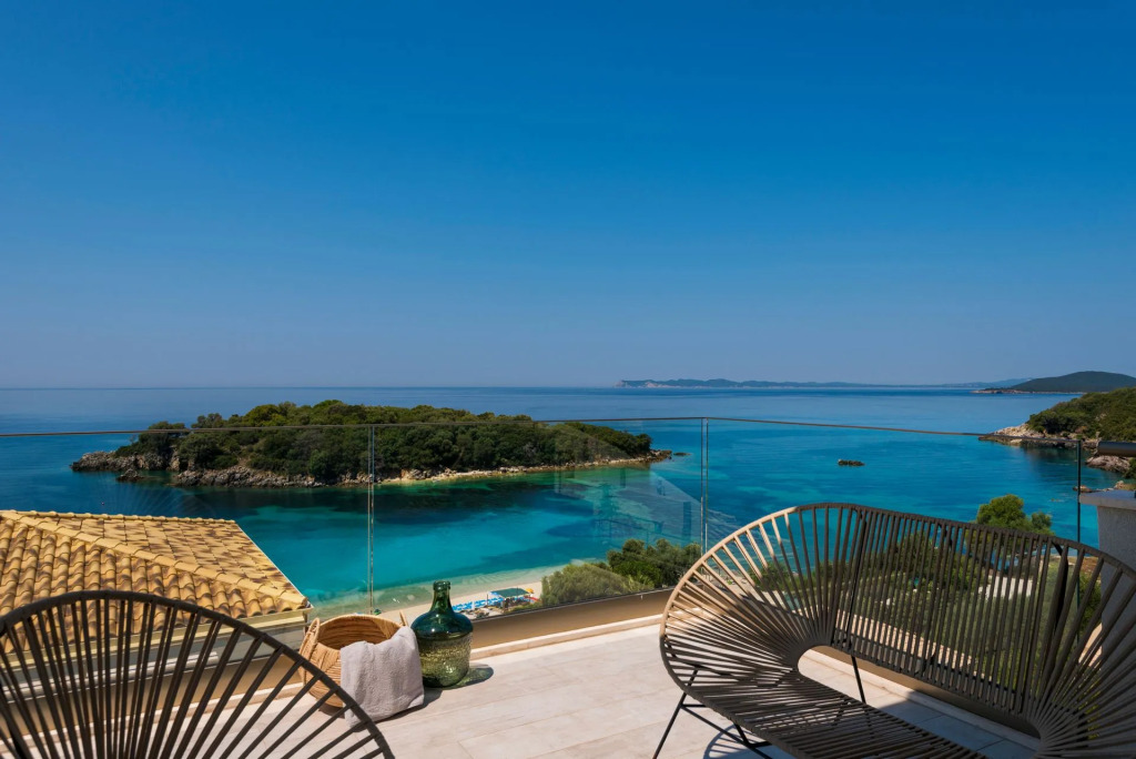 Prima Vista Beachfront Boutique Hotel