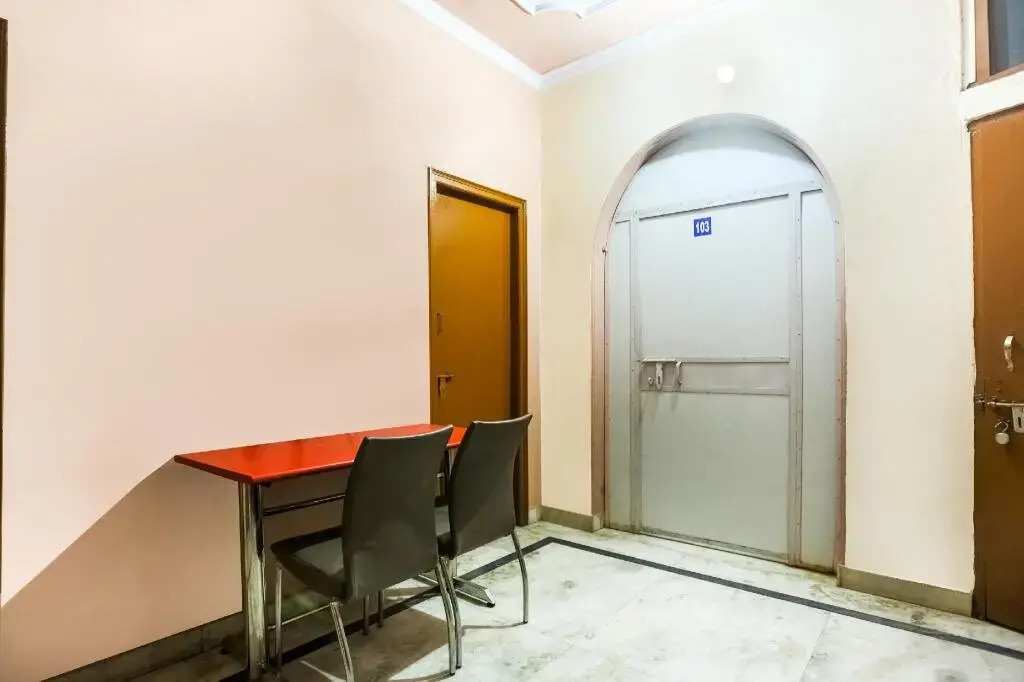 Aarav Guest House by OYO Rooms