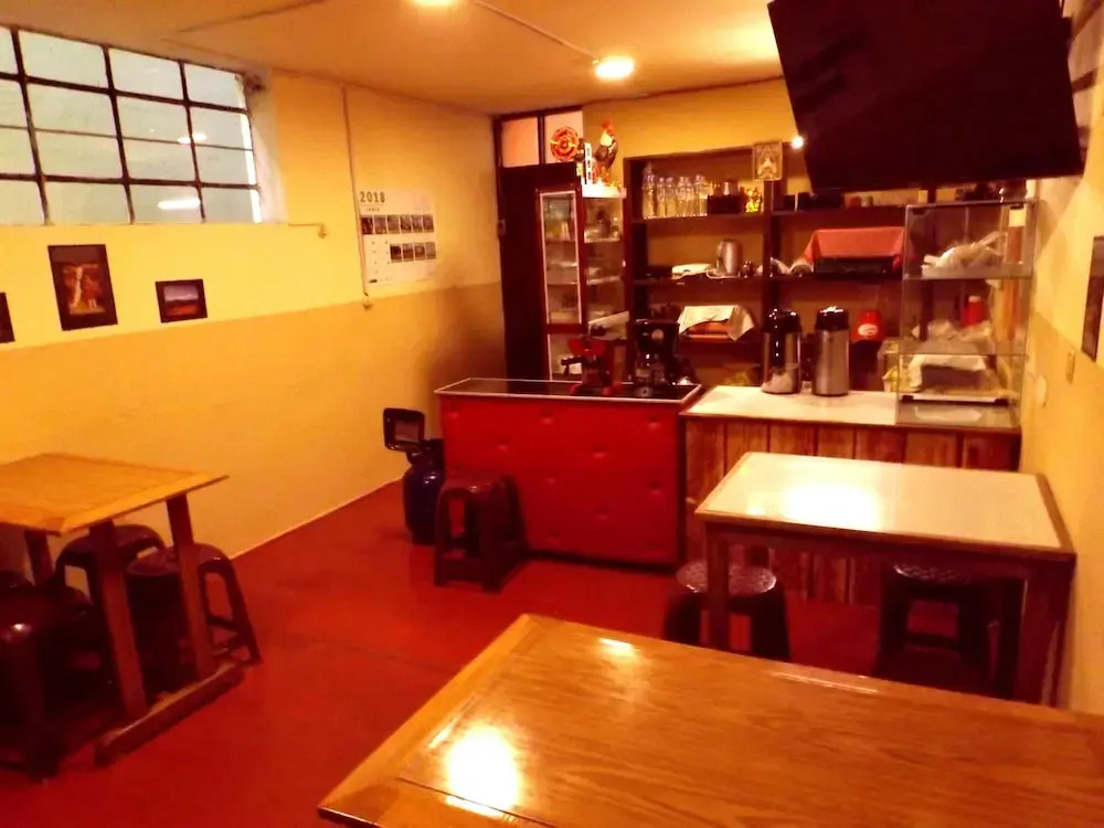 El Manzano Hostel