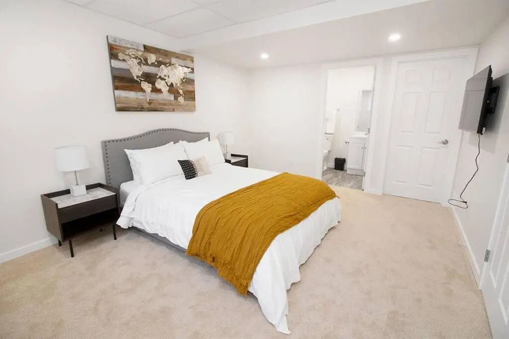 Modern and Comfortable Townhouse in South Winnipeg
