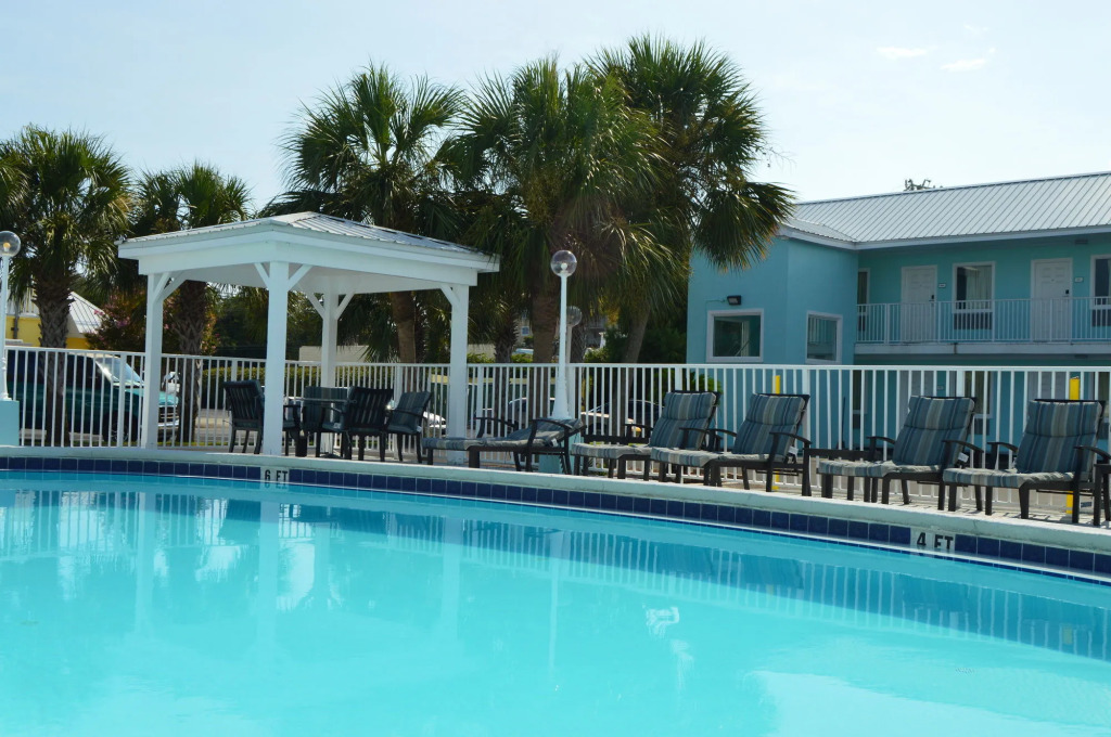 Destin Inn & Suites