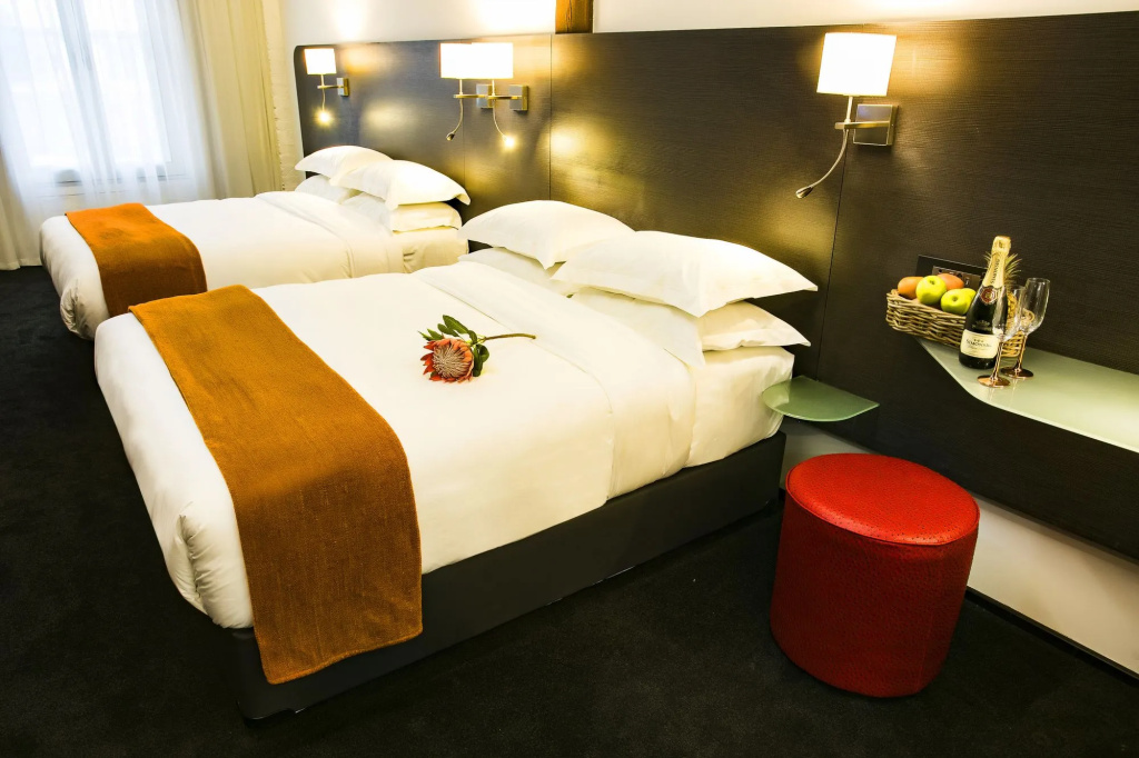 ONOMO Hotel Waterfront