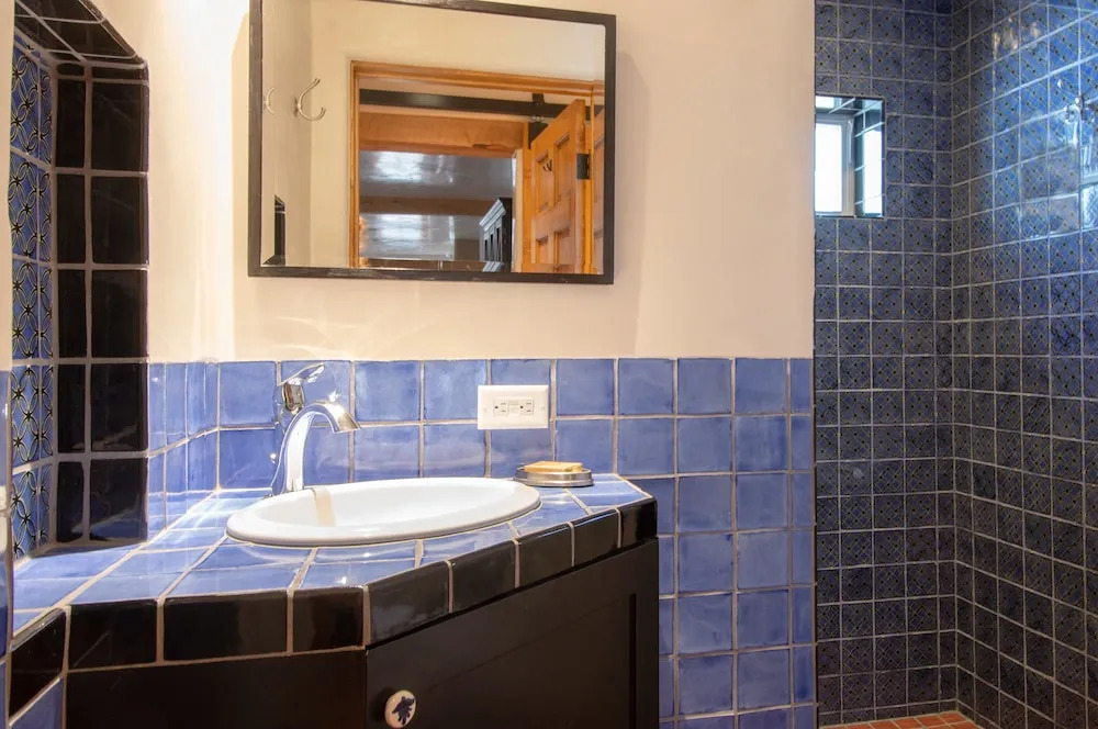 East Alameda - 3 Br Home