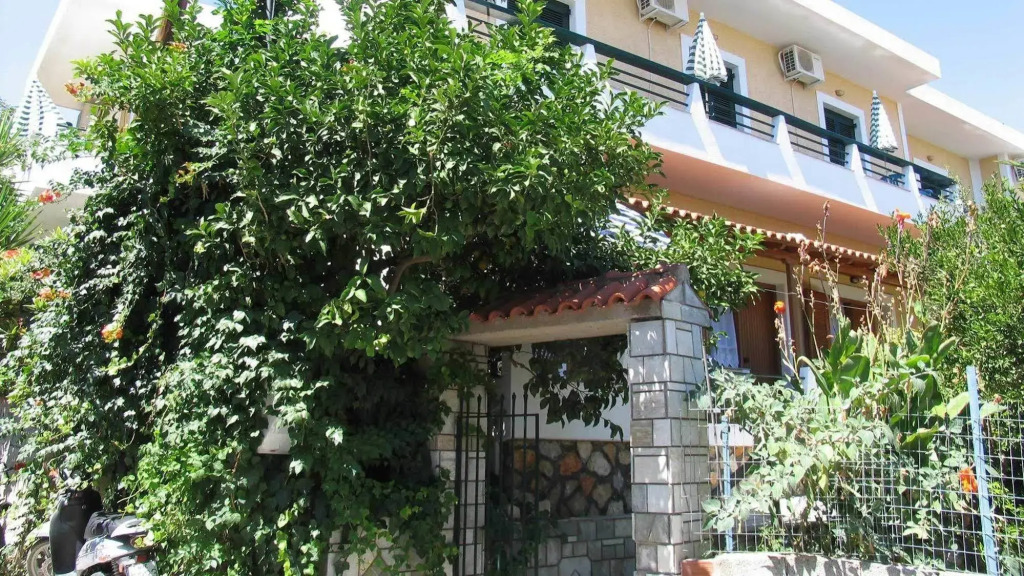 Gioulas Residence