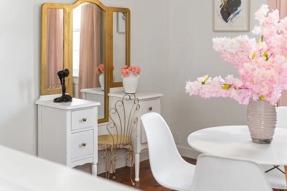 The Pink & Old Clarksville House