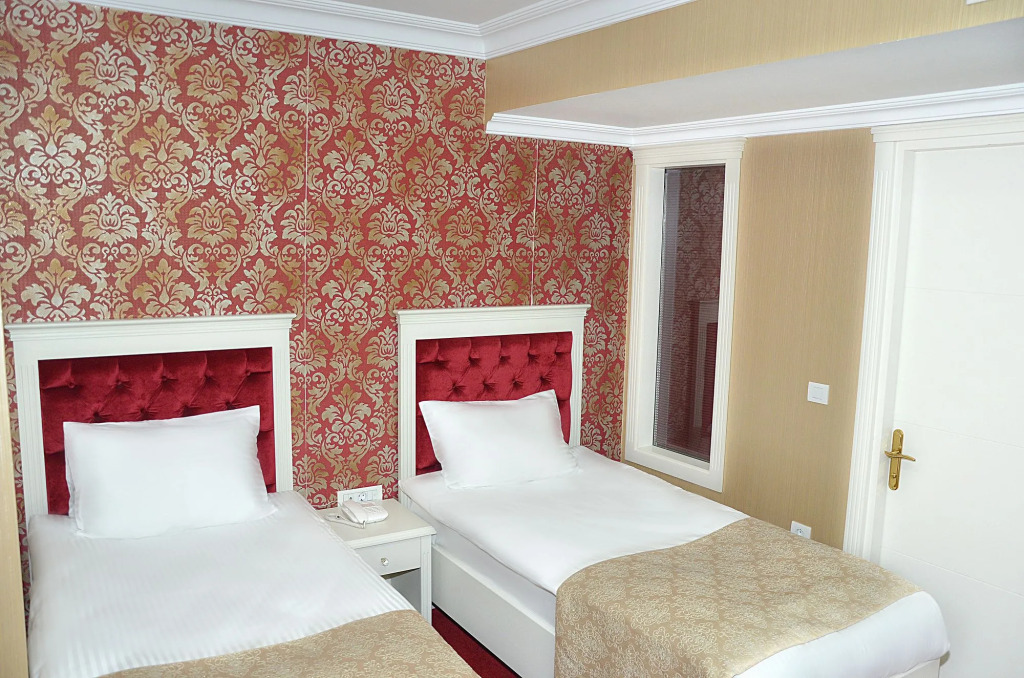 Ens Hotel